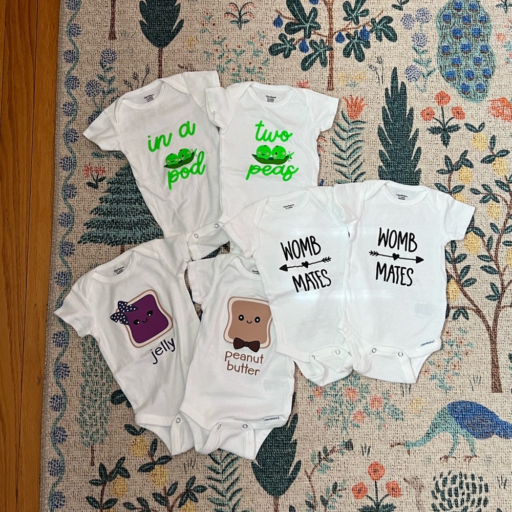 Boy/Girl Twin Onesie Sets 0-3 Months